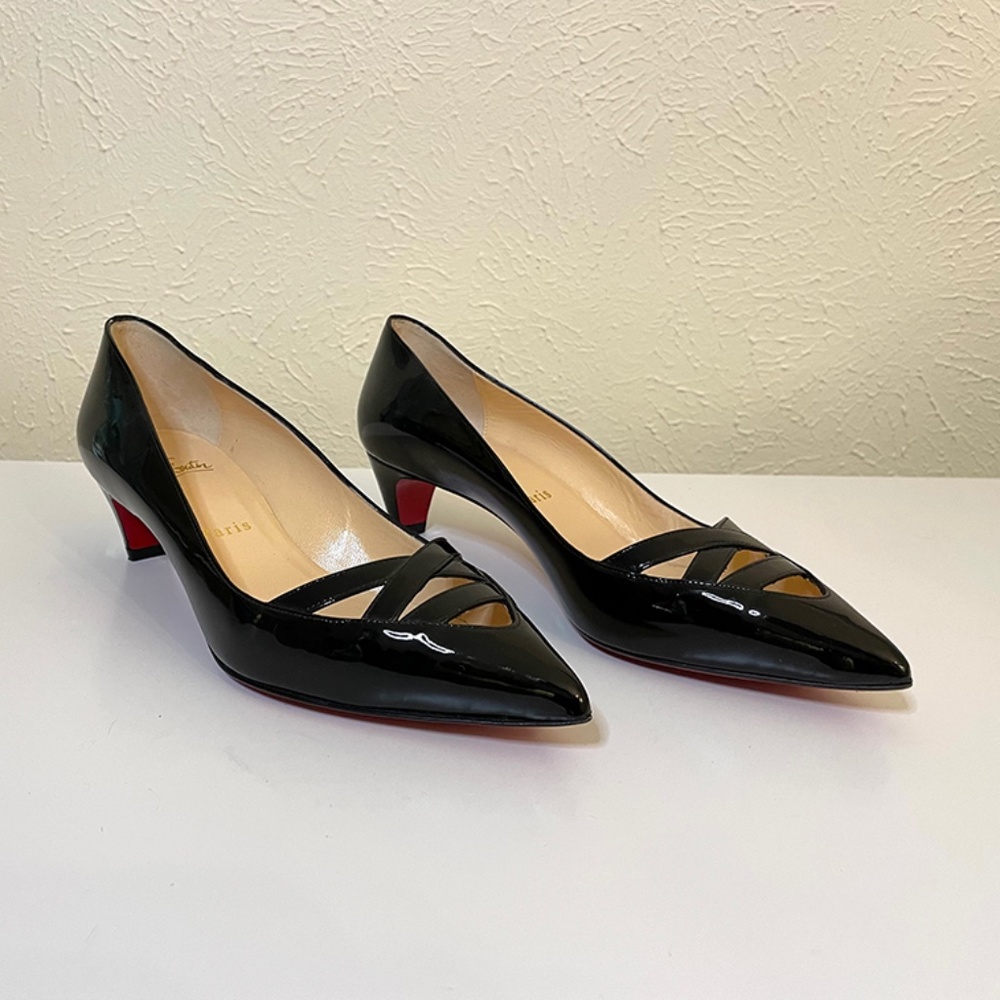Christian Louboutin Classic Black Patent Pumps Pointed Toe  Size 37.5